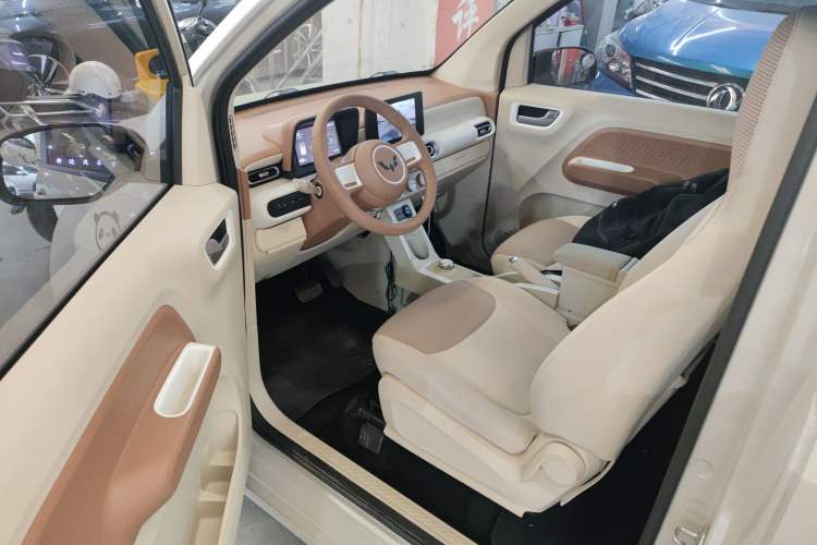 Used Wuling Hongguang MINIEV 2024 3rd Generation 215km Advanced Version