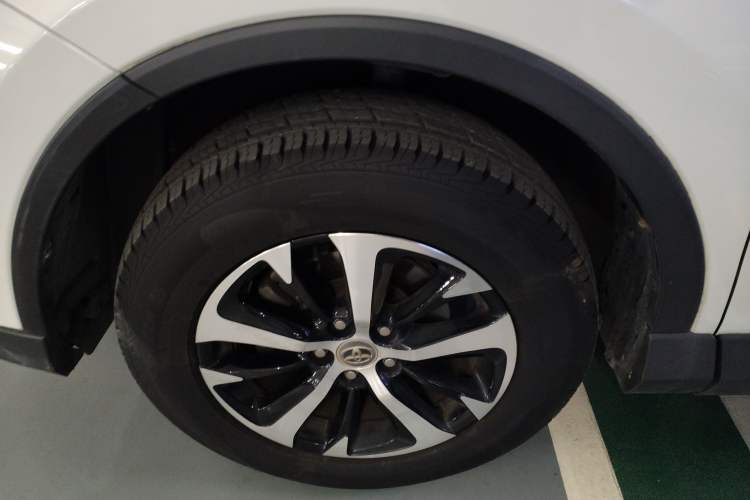 Used Toyota RAV4 2016 2.0L CVT Two-Wheel Drive Urban Edition China V Standard