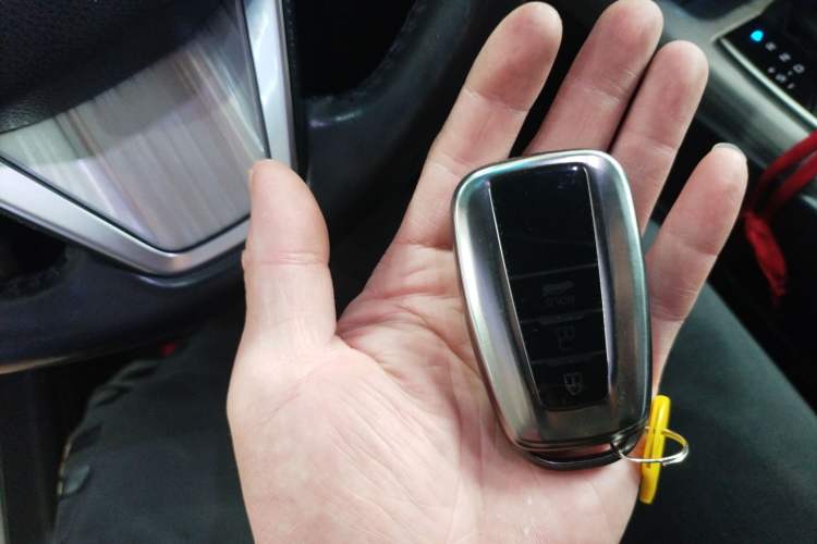 Used Toyota Camry 2019 Dual-Engine 2.5 HG Luxury Edition China VI Standard