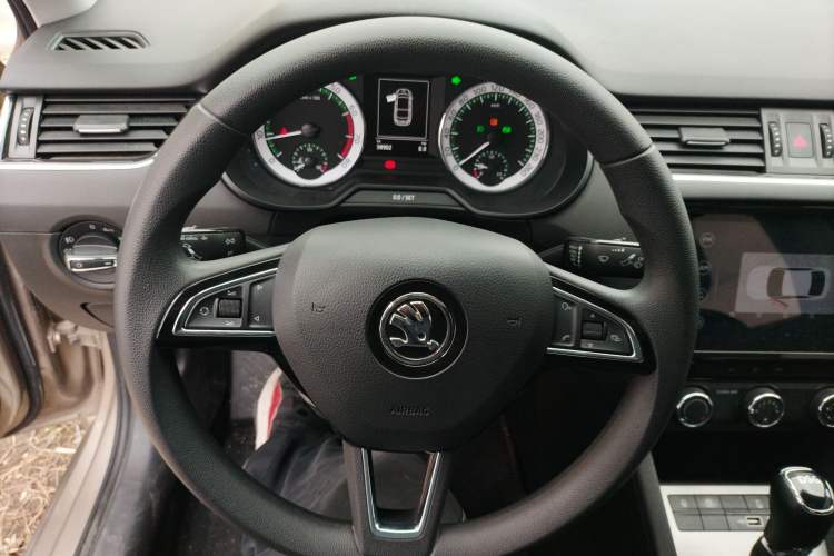 Used Skoda Octavia 2019 TSI230 DSG SmartDrive Luxury Edition China VI
