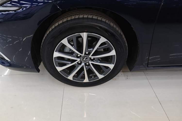 Used Lexus ES 2025 200 Premium Edition