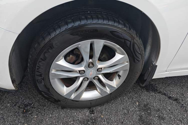 Used Chevrolet Cruze 2013 Hatchback 1.6L Automatic Luxury Model
