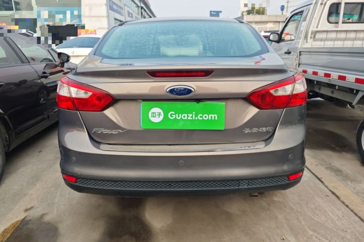 Used Ford Focus 2012 Sedan 1.6L Automatic Fashion Edition
