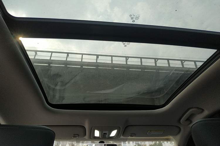 Used Dongfeng Aeolus Huge 2024 Mach Power 1.5T Luxury Model
