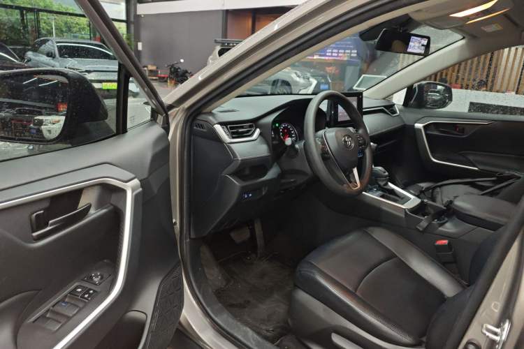 Used Toyota RAV4 2021 2.0L CVT Two-Wheel Drive Urban Edition
