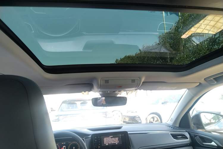 Used Volkswagen Tharu 2025 NewRui 300TSI Prestige Edition
