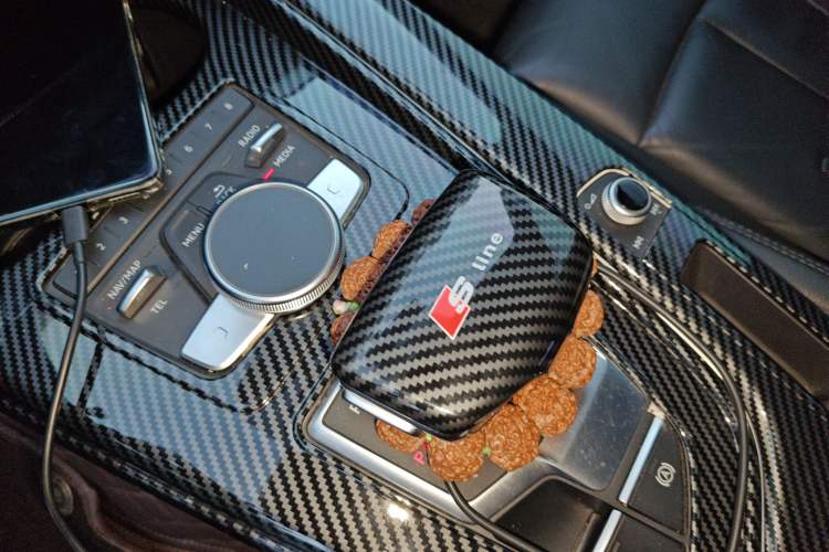 Used Audi A4L 2018 30th Anniversary Edition 40 TFSI Fashion Model
