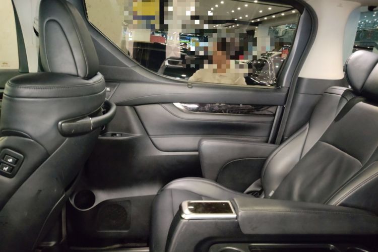 Used Toyota Vellfire 2020 Dual-Engine 2.5L HV Luxury Edition
