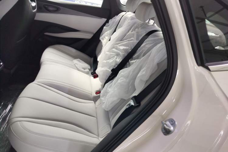 Used BYD Seal 06 New Energy 2025 DM-i Smart Drive 80KM Luxury Model
