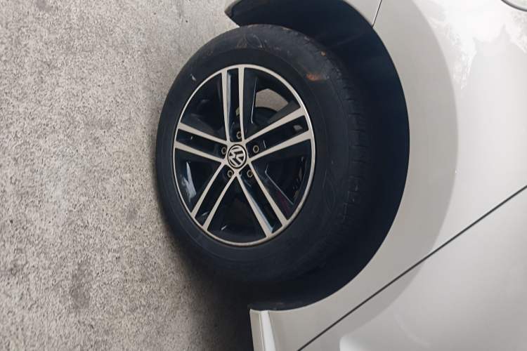 Used Volkswagen Polo 2016 1.6L Automatic Comfort Model
