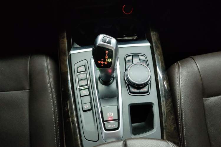 Used BMW X5 2015 xDrive28i
