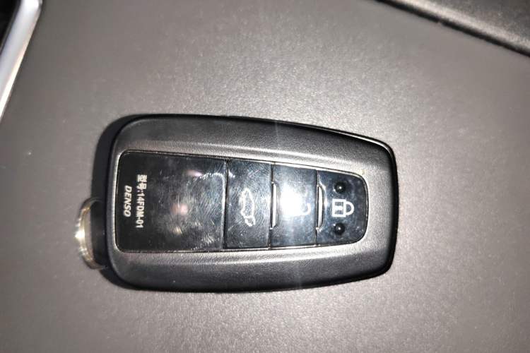 Used Toyota Highlander 2022 Dual-Engine 2.5L Four-Wheel Drive Prestige Version 7 Seats