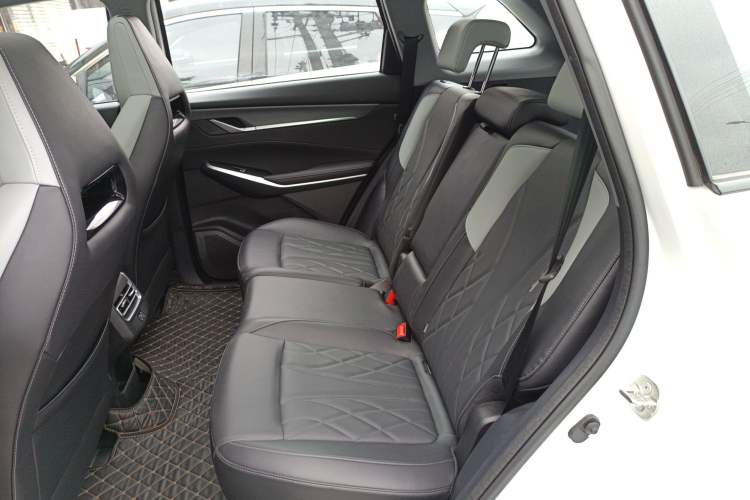 Used Changan CS75 PLUS 2024 3rd Generation Champion Edition 1.5T Intelligent Drive Dynamic Model
