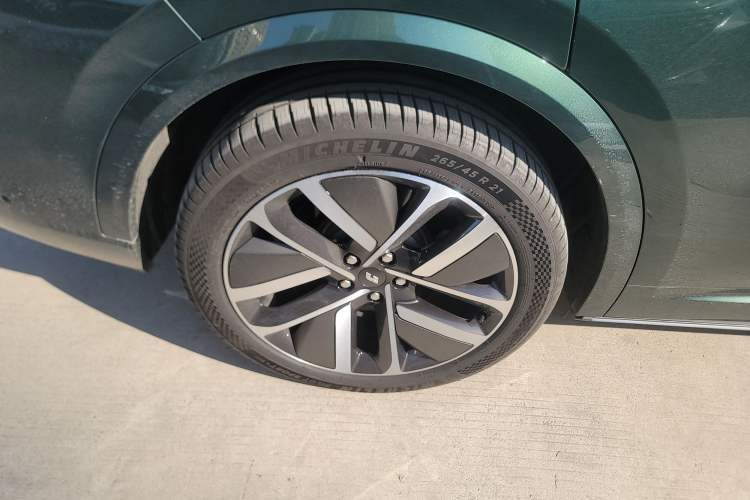 Used Li Auto L9 2022 Max model
