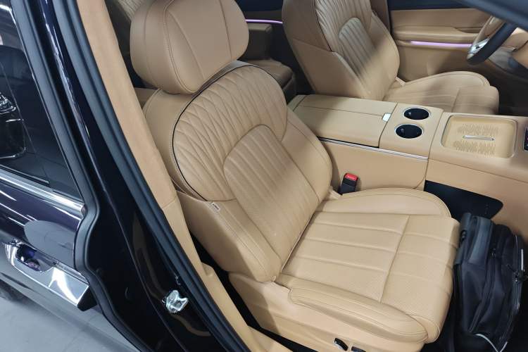 Used VOYAH Dream 2025 PHEV Four-Wheel-Drive Flagship Kunpeng Edition