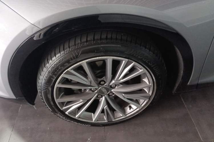 Used Cadillac GT4 2023 25T Prestige Version
