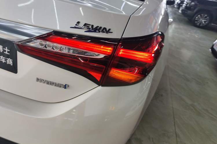Used Toyota Levin 2017 Revised Dual-Engine 1.8H GS E-CVT Elite Sunroof Version China V Standard
