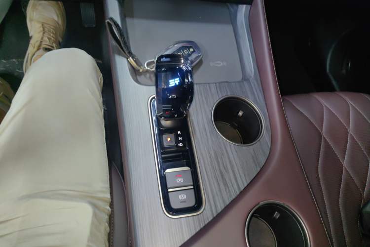 Used Jetour X90 PRO 2024 2.0T DCT Luxury Edition 5 Seats
