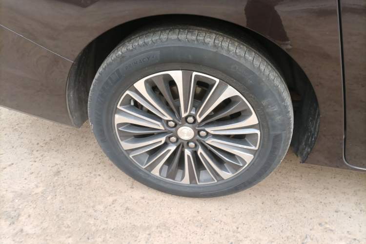 Used Buick GL8 2021 ES Landtrek 653T Luxury Model
