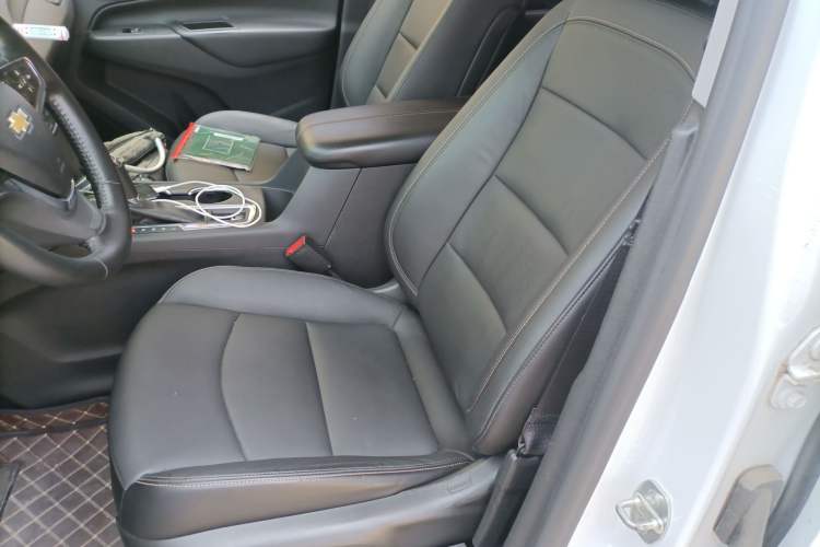 Used Chevrolet Equinox 2017 550T Automatic All-Wheel-Drive Top-Tier Version