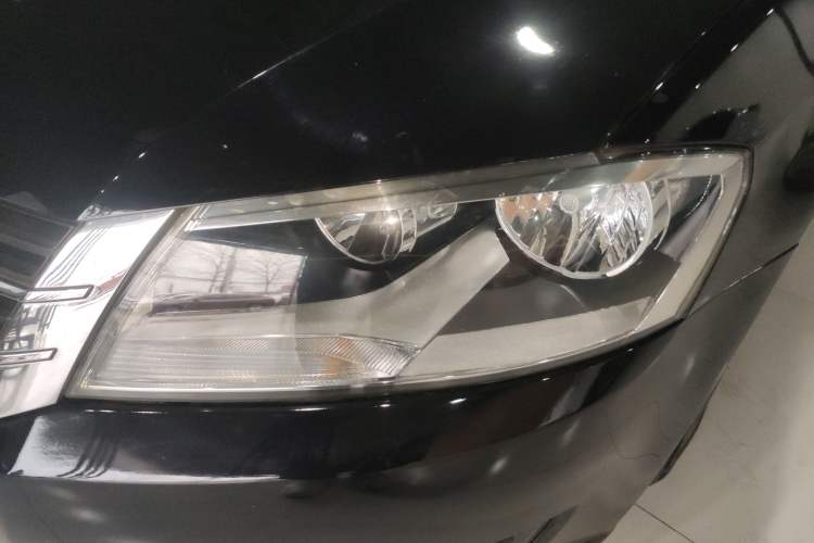 Used Volkswagen Lavida 2013 Revised Classic 1.6L Manual Fashion Edition
