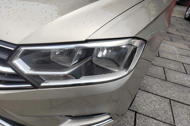 Used Volkswagen Bora 2016 1.6L manual Comfort trim level
