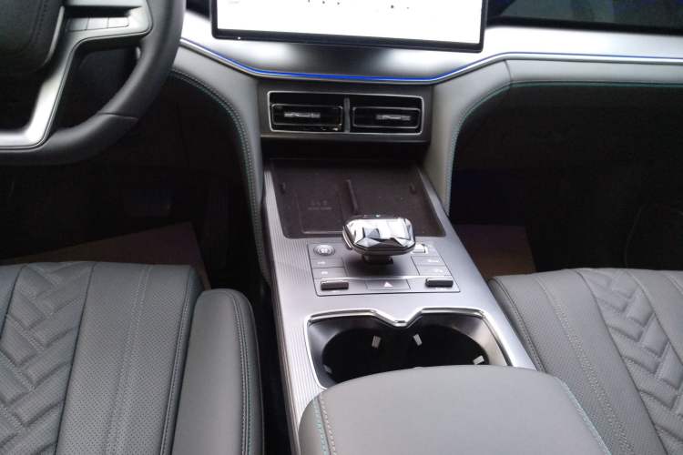 Used BYD Song L DM-i 2025 Intelligent Driving Version 160 km Beyond-Range Type