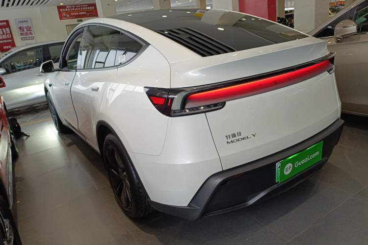 Used Tesla Model Y 2025 Rear-Wheel Drive First Edition
