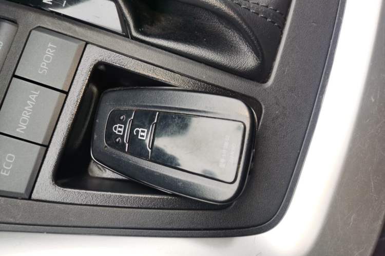 Used Toyota RAV4 2022 2.0L CVT Two-Wheel Drive Fashion Plus Edition