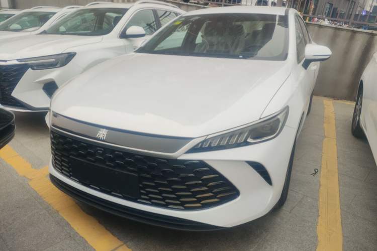 Used BYD Qin PLUS 2025 DM-i Smart Drive 55KM Leading Model
