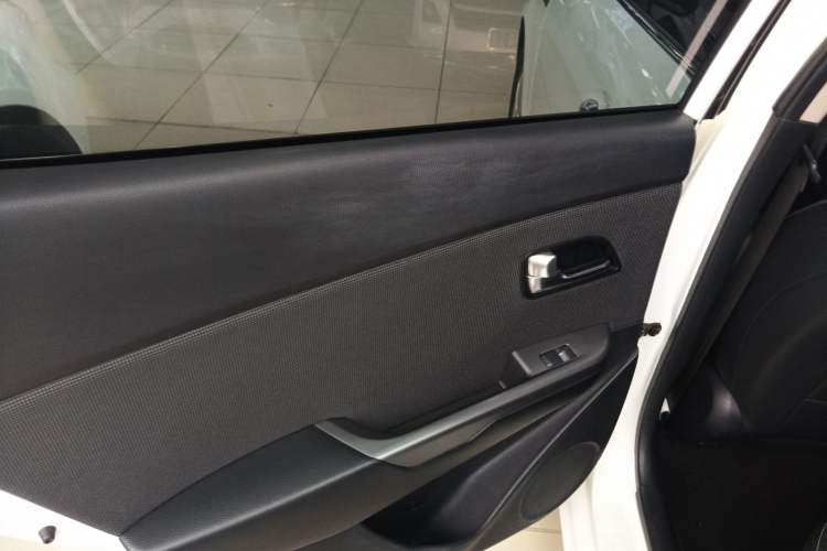 Used Kia K2 2015 Sedan 1.4L Automatic GLS
