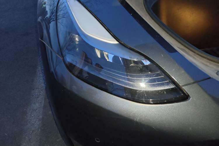 Used Tesla Model Y 2022 Long-Range All-Wheel-Drive Version