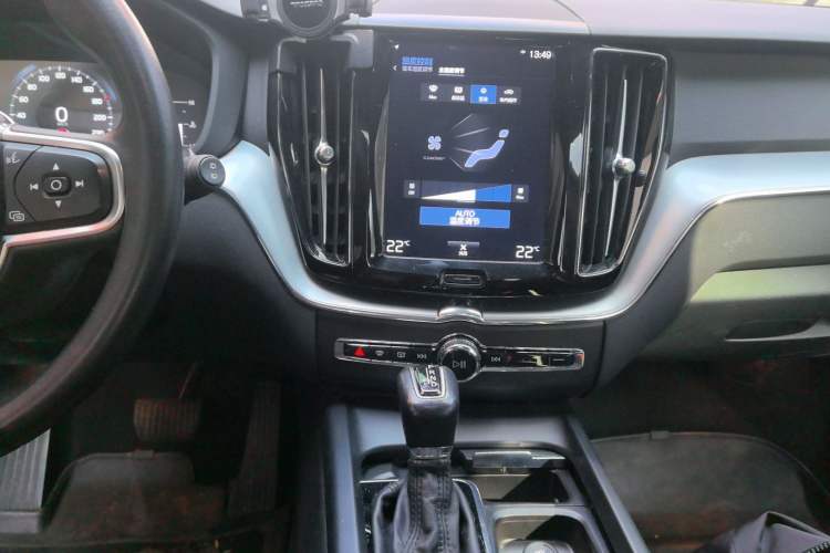 Used Volvo XC60 2021 T5 4x4 Smart Luxury Edition
