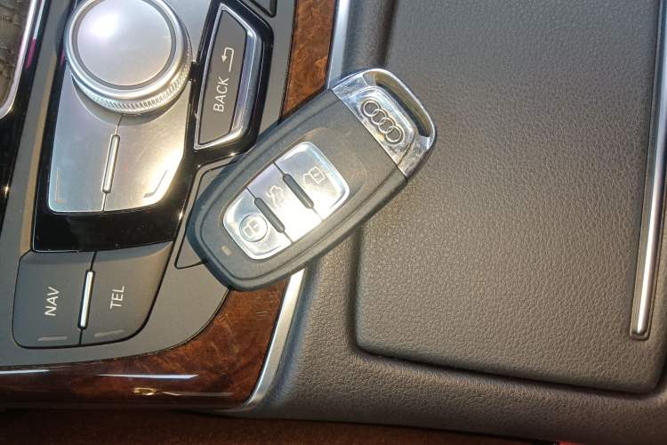 Used Audi A6L 2017 30 FSI Comfort Model
