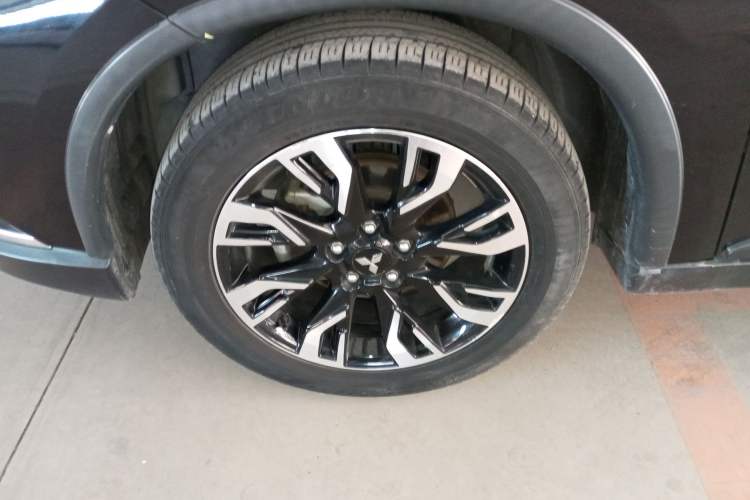 Used Mitsubishi Outlander 2019 2.0L Two-Wheel Drive Comfort Edition 7-Seater China VI Standard
