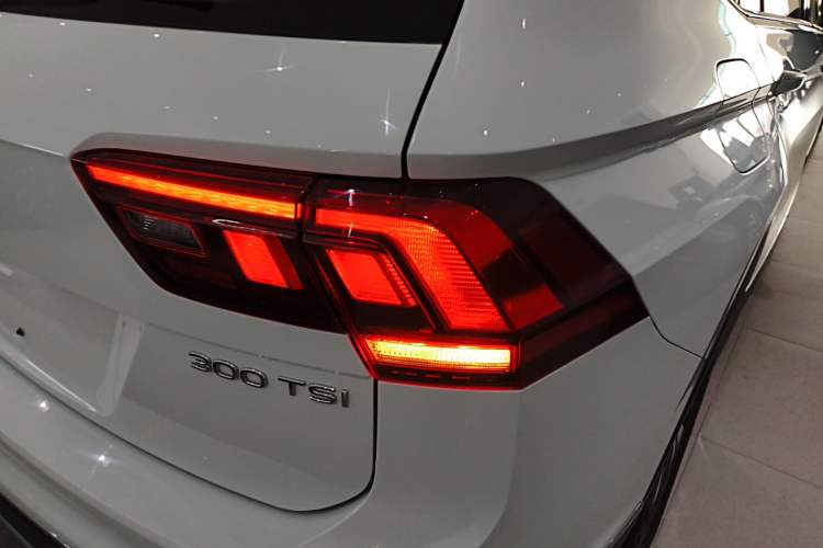 Used Volkswagen Tiguan L 2024 300TSI Automatic Two-Wheel Drive Smart Edition