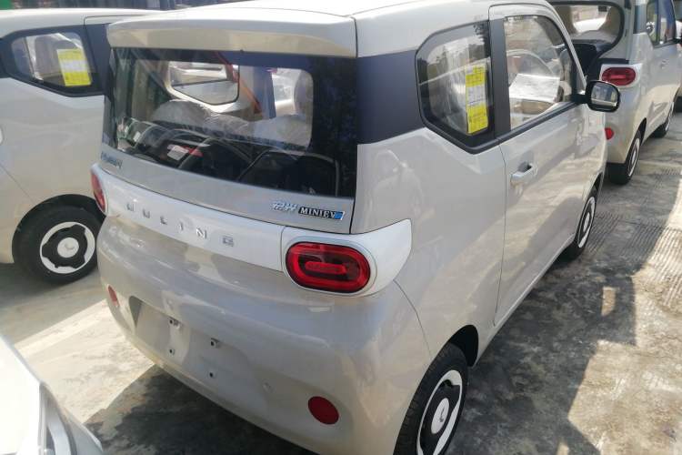 Used Wuling Hongguang MINIEV 2024 3rd Generation 215km Youth Edition

