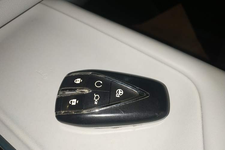 Used Changan UNI-Z New Energy 2024 Blue Whale Smart Electric iDD 125km Excellence Model
