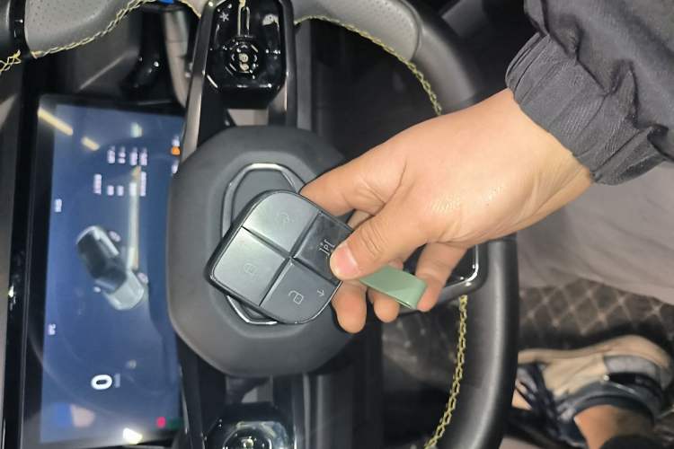 Used Lynk & Co 08 EM-P 2025 245km Ultra-Long Range Halo