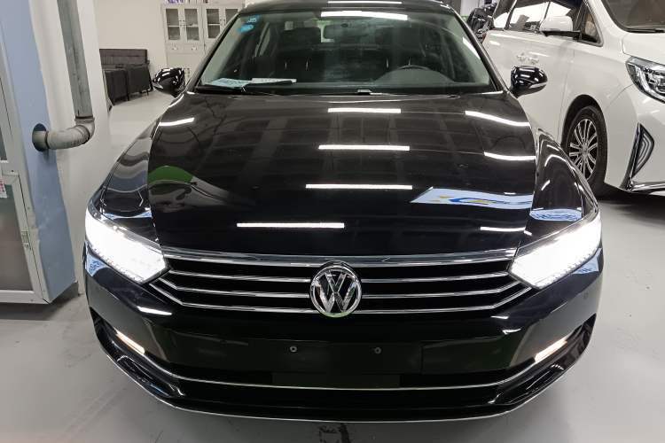 Used Volkswagen Magotan 2019 330TSI DSG Leading Model China VI Standard