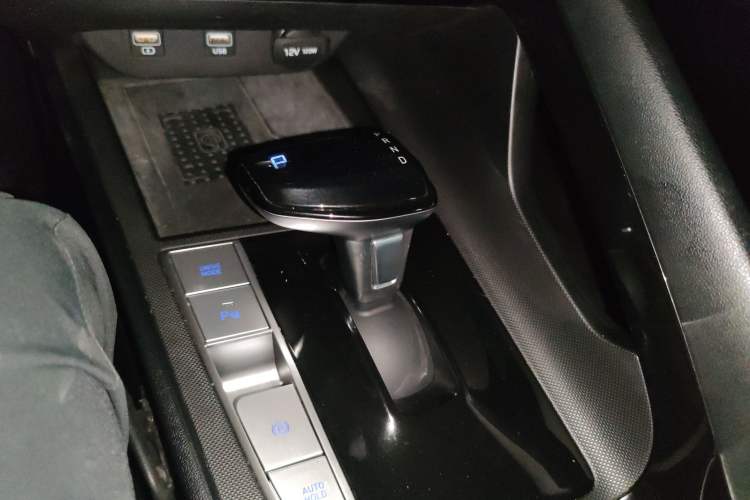 Used Hyundai Elantra 2022 1.5L CVT LUX Prestige Edition