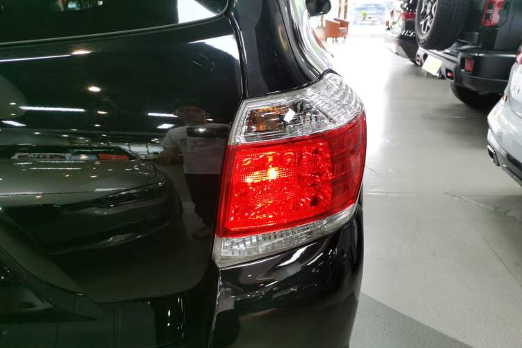 Used Toyota Highlander 2012 2.7L 2WD 5-Seater Elite Edition
