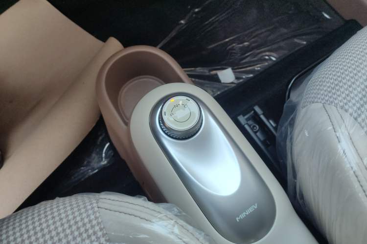 Used Wuling Hongguang MINIEV 2025 Four-Door Version Advanced Edition
