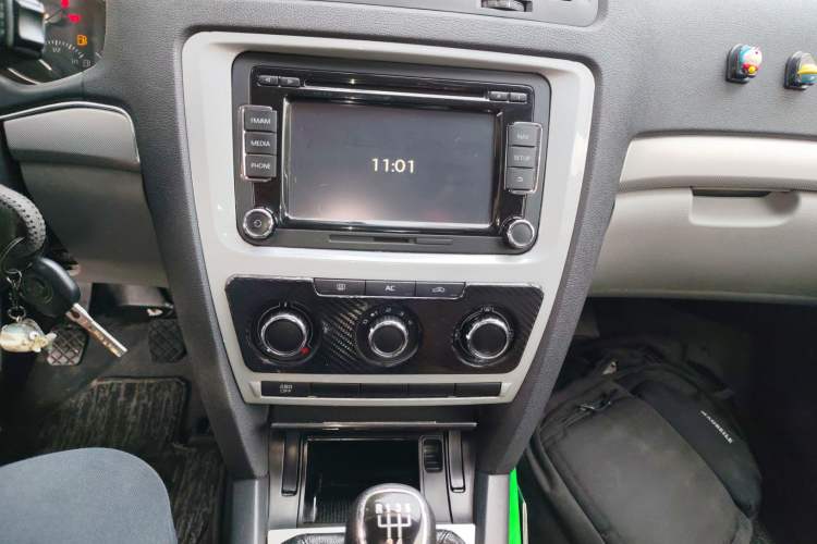 Used Skoda Octavia 2015 Classic Model 1.6L Manual Eado Version
