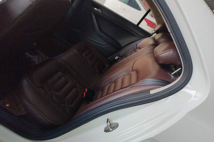 Used Volkswagen Jetta 2015 Value Edition 1.6L Automatic Fashion Version
