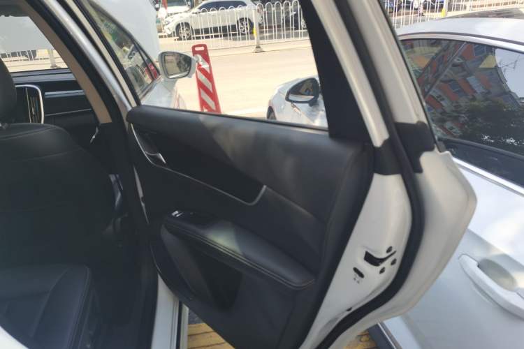 Used BYD Song MAX 2017 1.5T Automatic Smart Connect Elite 7-Seater
