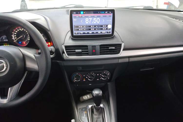 Used Mazda Mazda 3 Axela 2016 Sedan 1.5L Automatic Comfort Model
