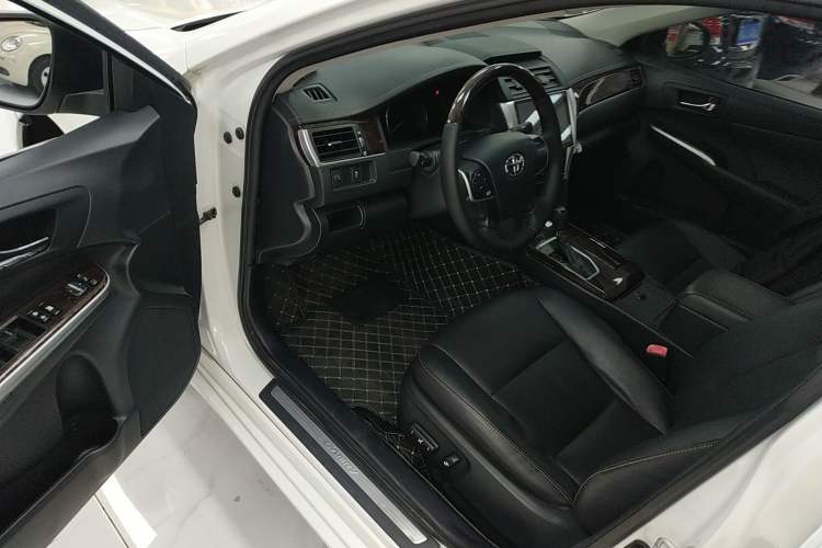 Used Toyota Camry 2016 2.0G 10th Anniversary Leading Edition