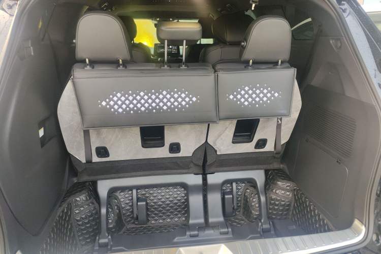 Used Toyota Sienna 2024 2.5L Hybrid Luxury Edition
