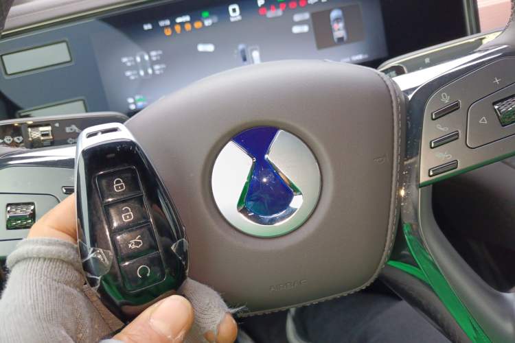 Used Denza Z9 2024 1100 km All-Wheel-Drive Ultra Version